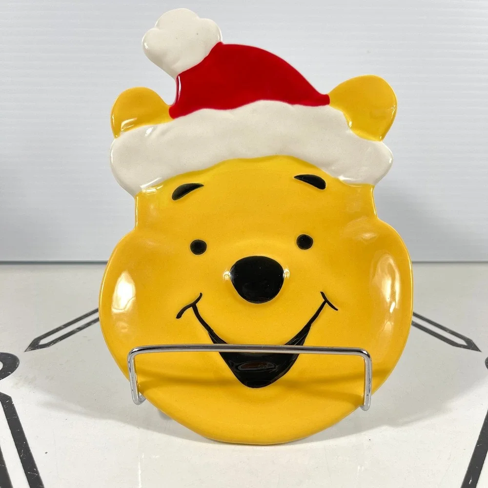 Disney Winnie the Pooh Santa Hat Christmas Ceramic Plate Zrike Brands Yellow 8in